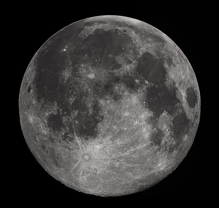 القمر (Credit: Wikipedia)