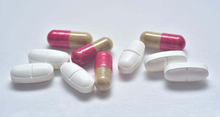 الأزيثرومايسين مضاد حيوي.. فهل يمكن أن يساعد في علاج مرضى الكورونا؟