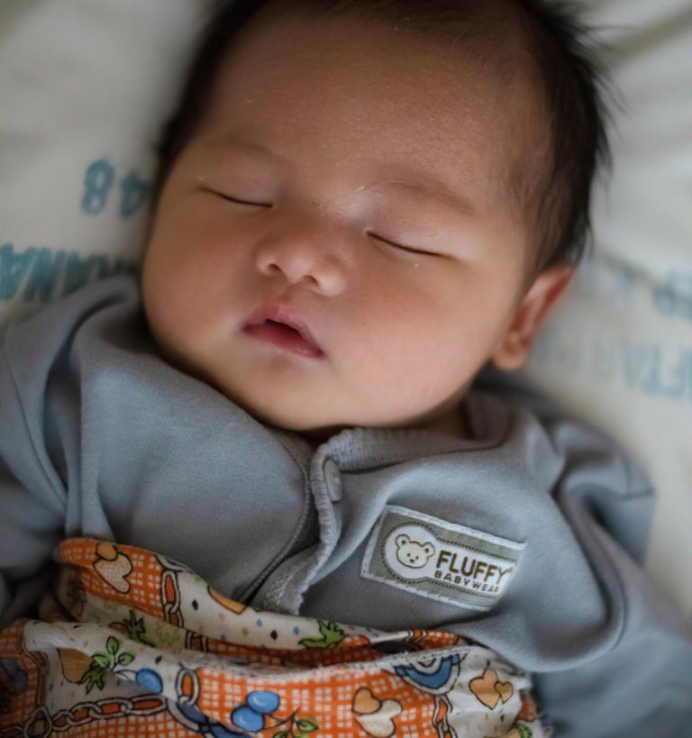 ولادة طفل محصن ضد فيروس كورونا المستجد في سنغافورة