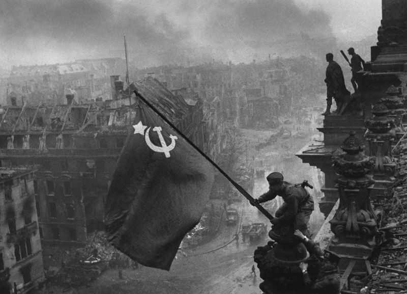 معركة سقوط برلين عام 1945 في الحرب العالمية الثانية