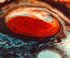 صورة توضح البقع الحمراء العظمى على سطح كوكب المشتري Photo Rights: NASA