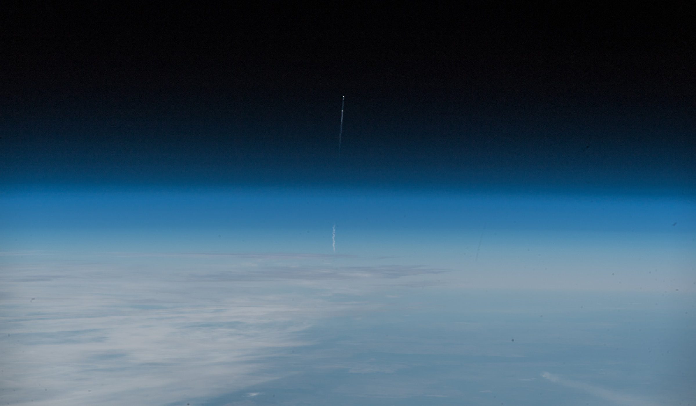 |إطلاق صاروخ سويوز الروسي المصدر:Bill Ingalls/NASA