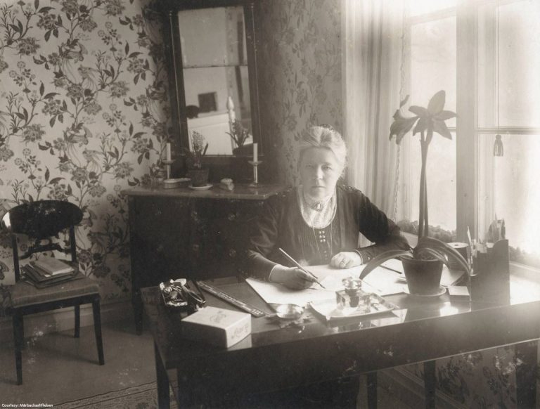 سلمى لاغرلوف: سيدة نوبل للأدب الأولى التي آمنت بالحكايات