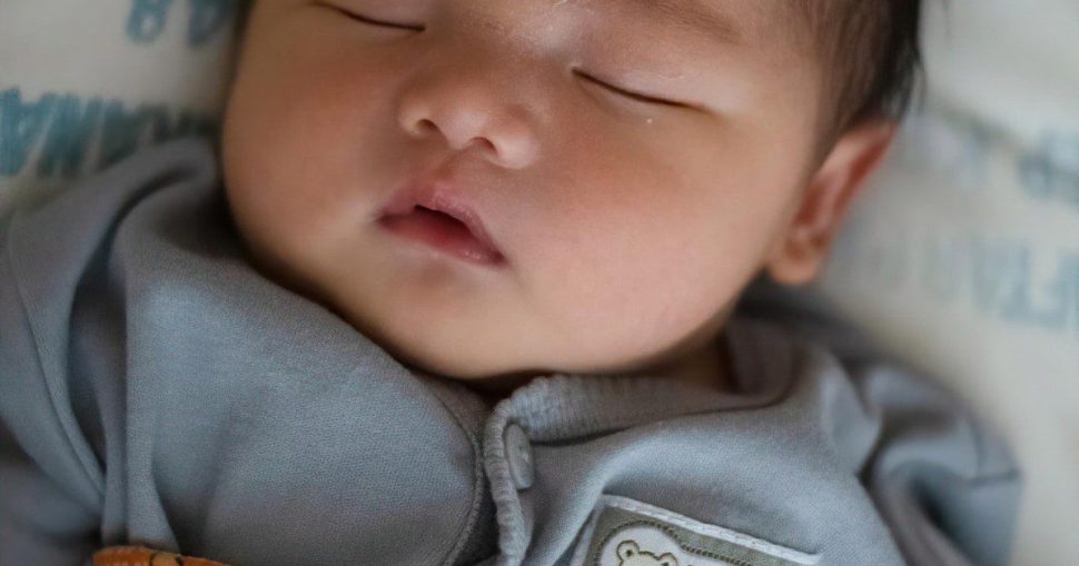 ولادة طفل محصن ضد فيروس كورونا المستجد في سنغافورة
