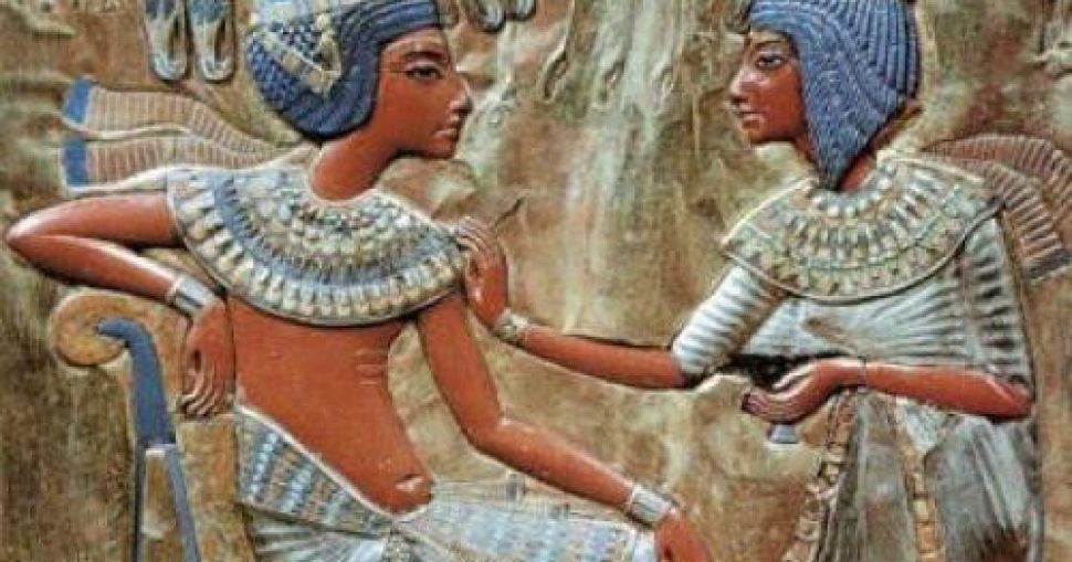 المصريين-القدماء-أول-من-إحتفلوا-بعيد-الحب-وتبادلوا-الورود